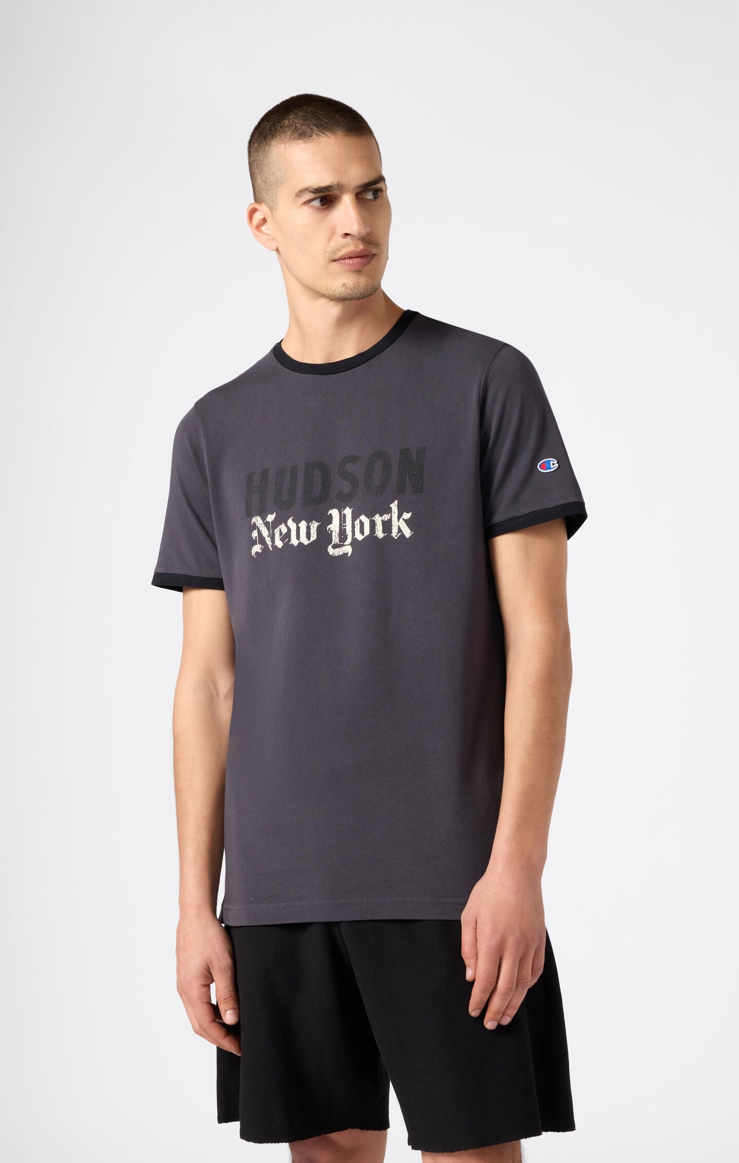 Men's crewneck T-shirt with graphic and contrast trims