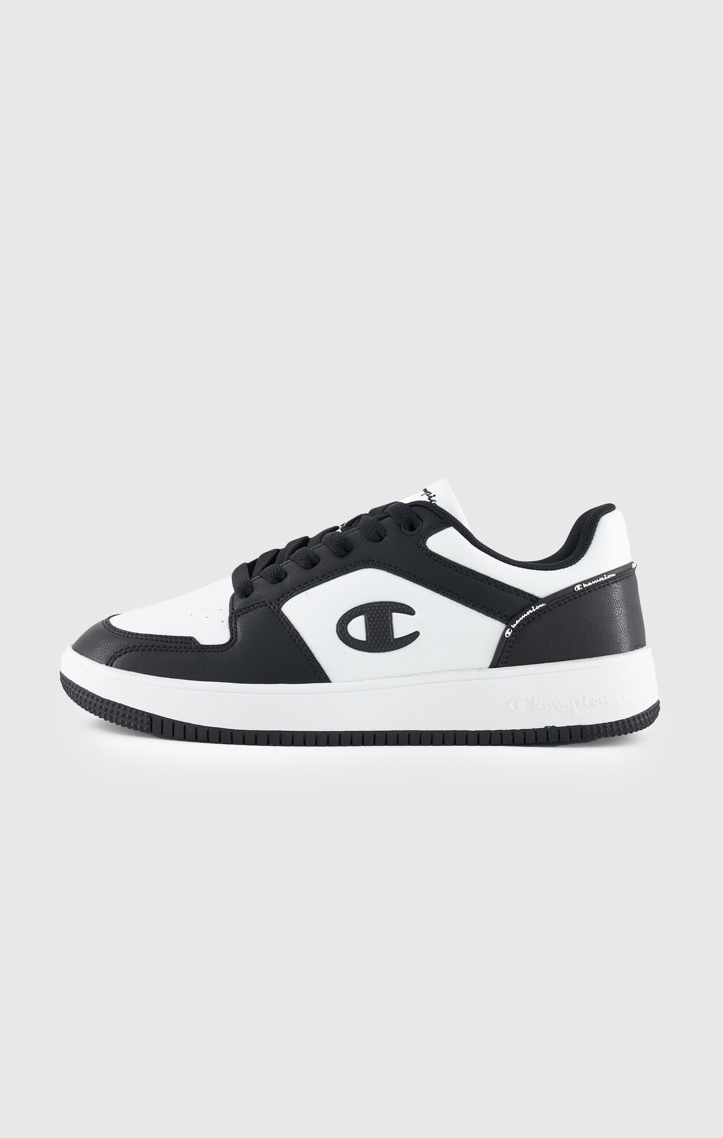 RD18 Low Basket Trainers