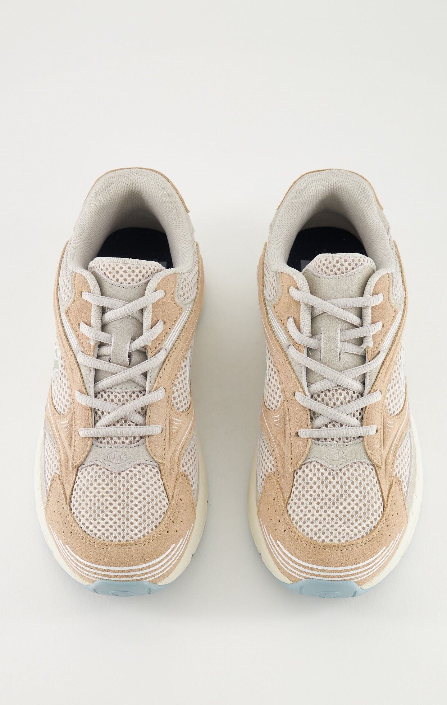 RN00 Suede Low Trainers