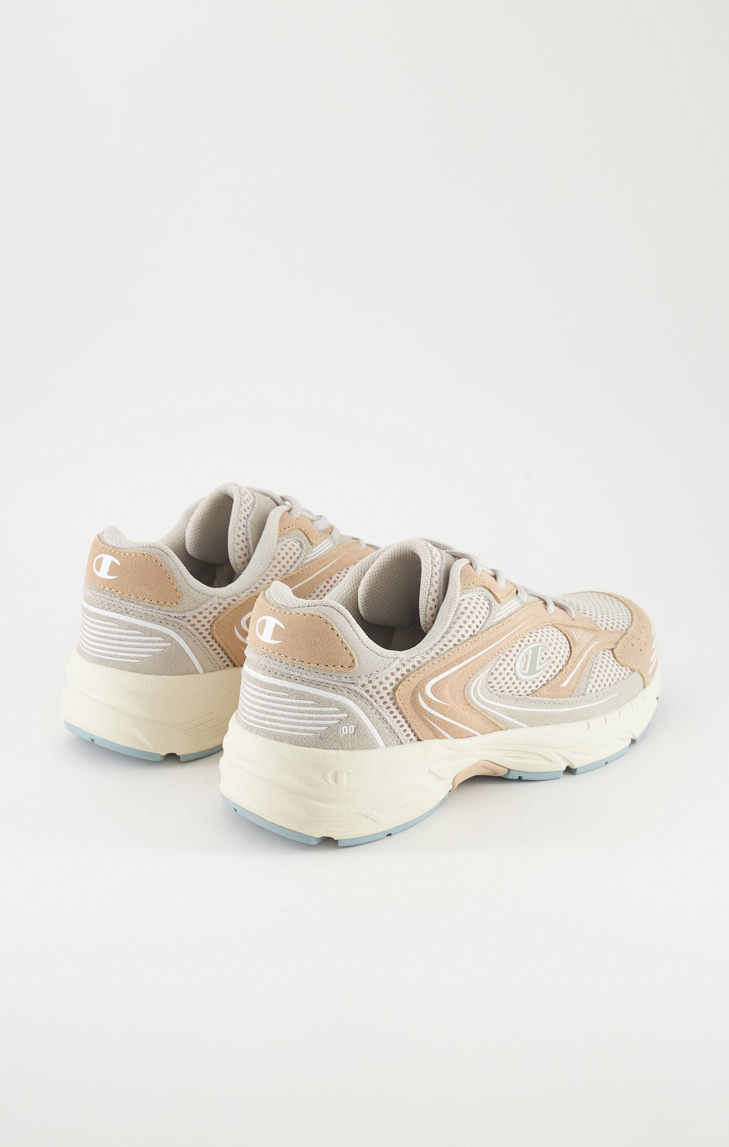 RN00 Suede Low Trainers